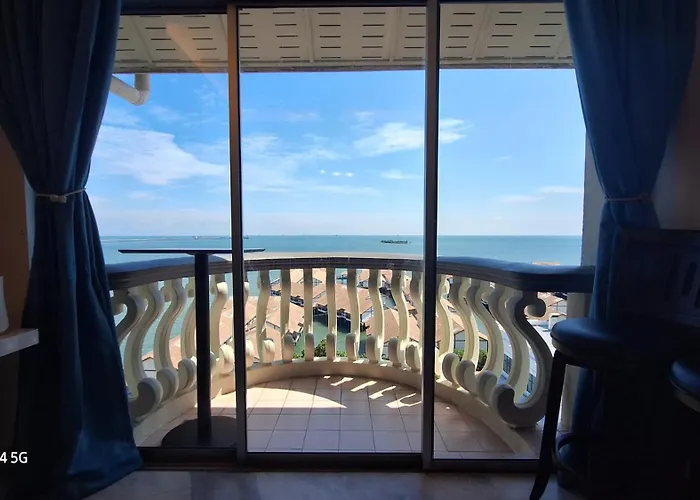 D\'Melor Penthouse Glory Beach Resort